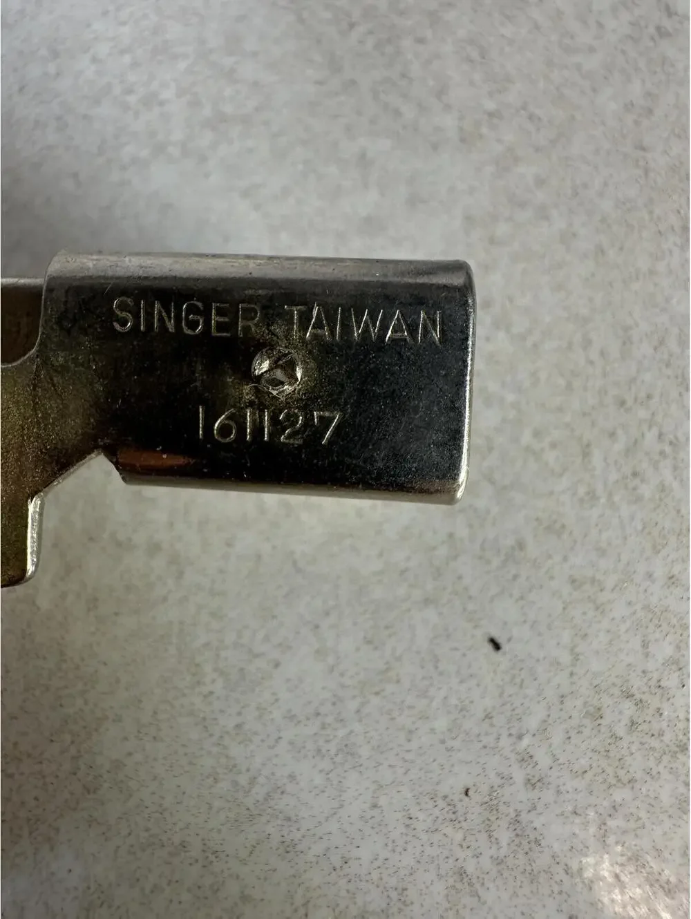 VTG Singer 161127 Adjustable Blind Hem Presser Foot Attachment